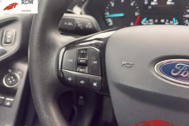 Ford Fiesta (2017) thumbnail 6