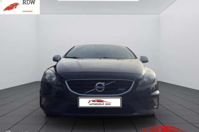 Volvo V40 (2014) thumbnail 2