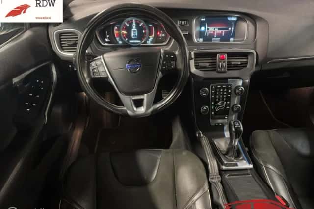 Volvo V40 (2014) thumbnail 5