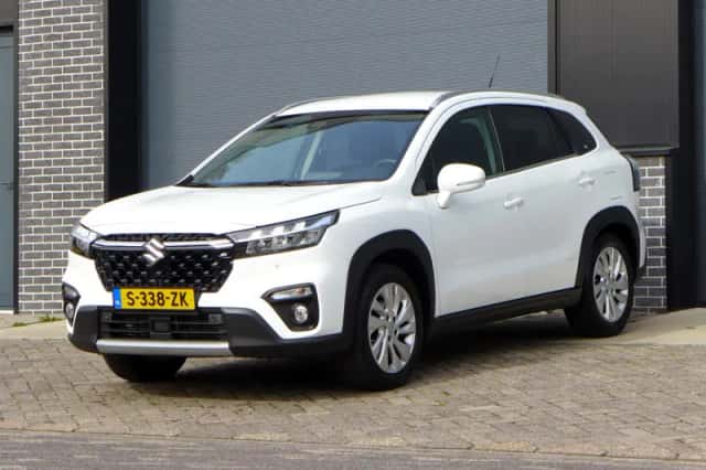 Suzuki S-Cross (2023) thumbnail 3
