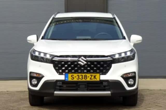 Suzuki S-Cross (2023) thumbnail 3
