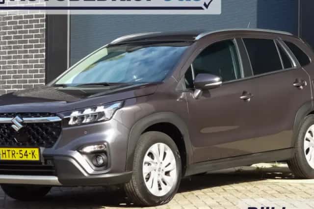 Suzuki S-Cross (2025) thumbnail 1