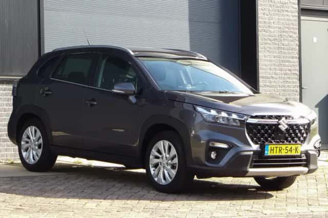 Suzuki S-Cross (2025) thumbnail 4