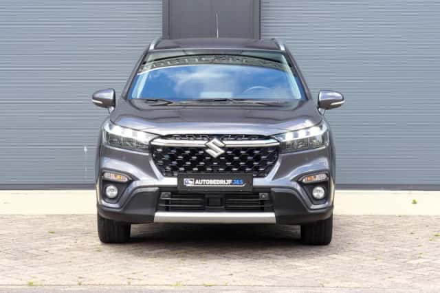 Suzuki S-Cross (2023) thumbnail 3
