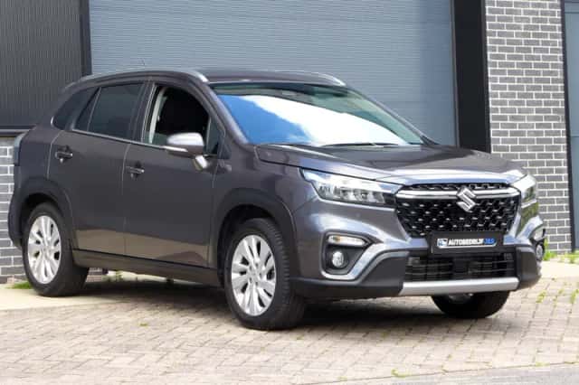 Suzuki S-Cross (2023) thumbnail 4