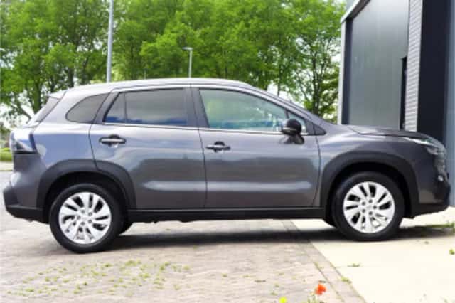 Suzuki S-Cross (2023) thumbnail 5