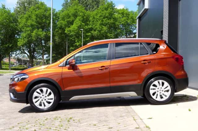 Suzuki S-Cross (2021) thumbnail 3