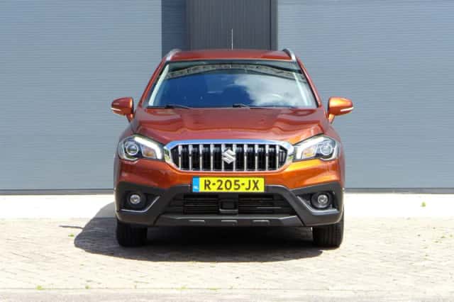 Suzuki S-Cross (2021) thumbnail 4
