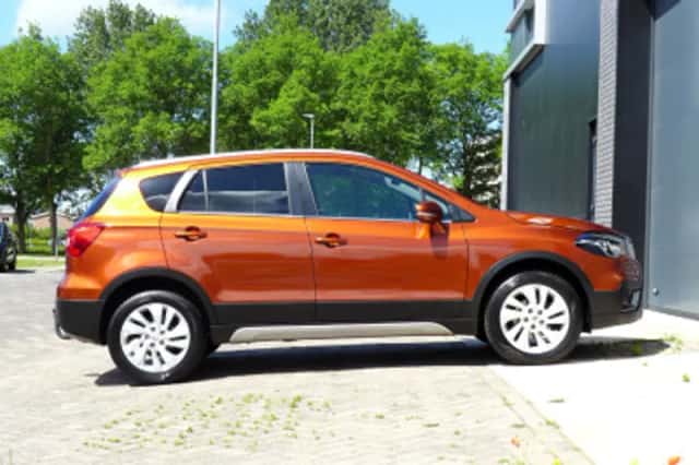 Suzuki S-Cross (2021) thumbnail 5