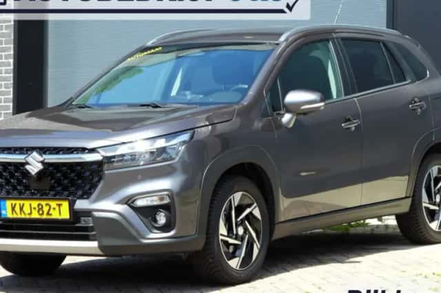 Suzuki S-Cross (2025) thumbnail 1
