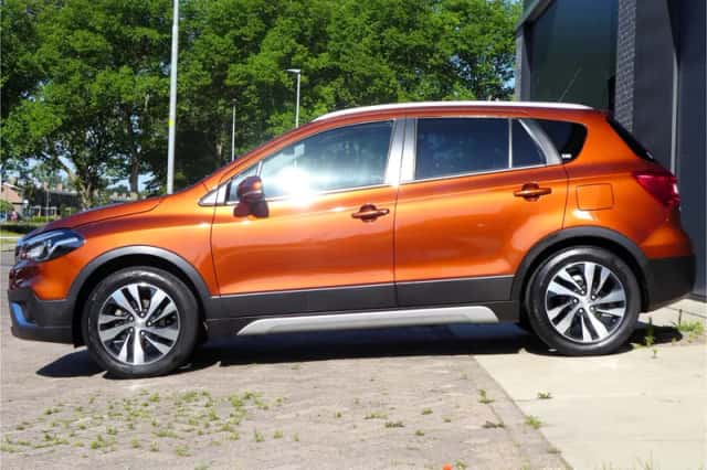 Suzuki S-Cross (2021) thumbnail 6