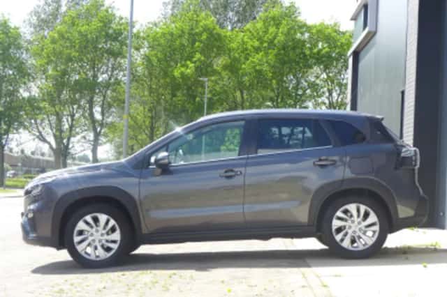 Suzuki S-Cross (2026) thumbnail 4