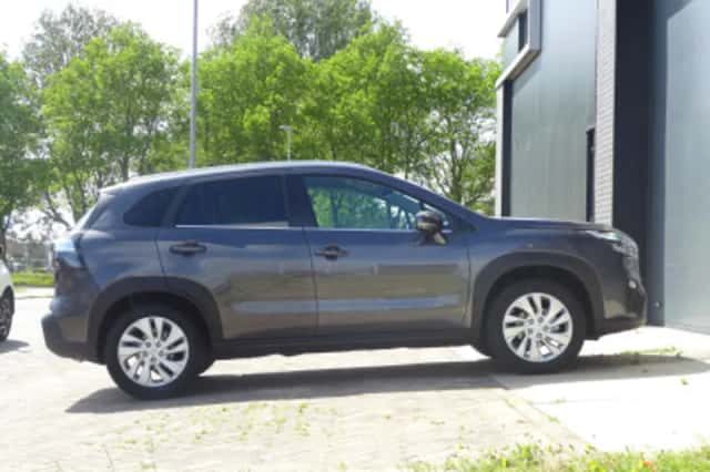 Suzuki S-Cross (2026) thumbnail 5