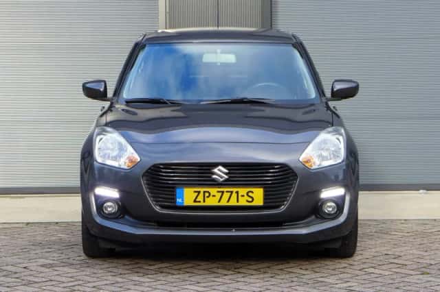 Suzuki Swift (2018) thumbnail 4