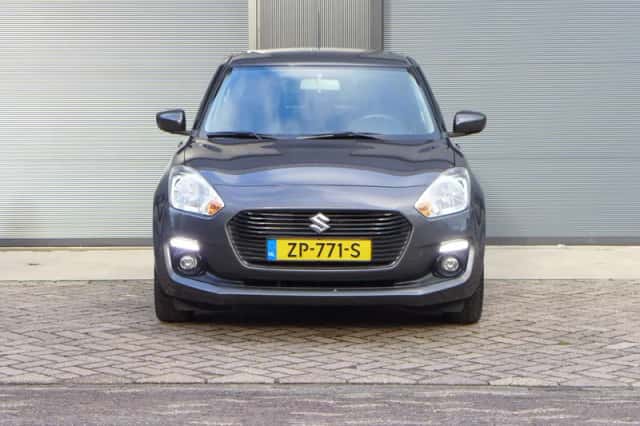 Suzuki Swift (2018) thumbnail 5