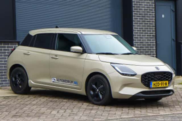 Suzuki Swift (2025) thumbnail 3