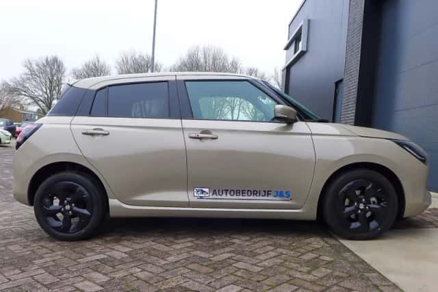 Suzuki Swift (2025) thumbnail 6