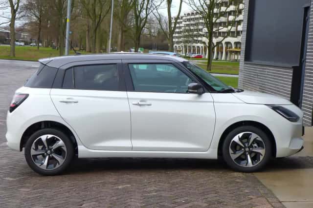 Suzuki Swift (2023) thumbnail 6