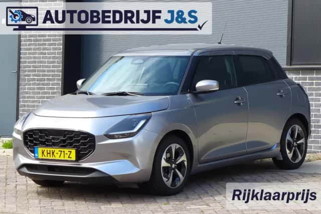 Suzuki Swift (2025) thumbnail 2