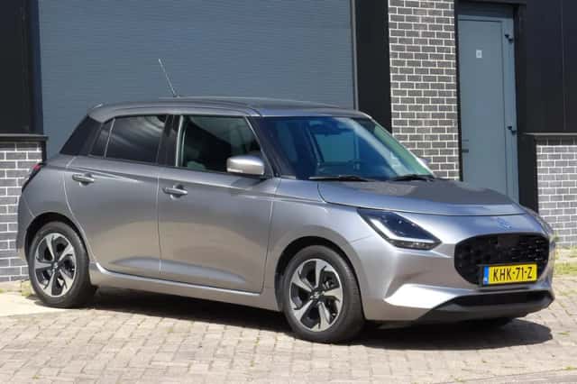 Suzuki Swift (2025) thumbnail 4
