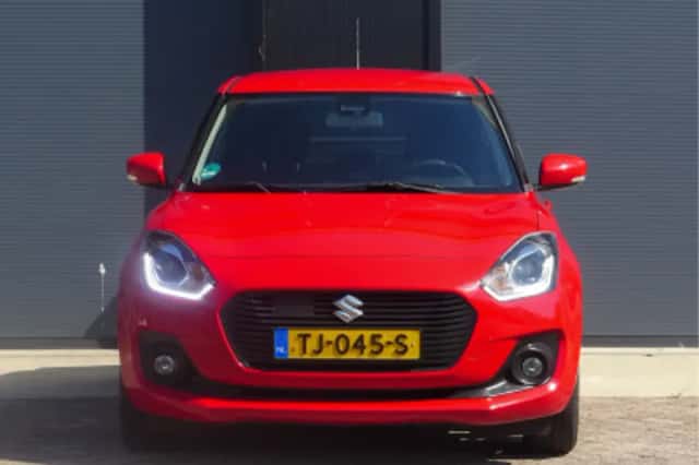 Suzuki Swift (2018) thumbnail 2