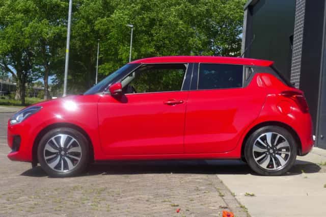 Suzuki Swift (2018) thumbnail 5