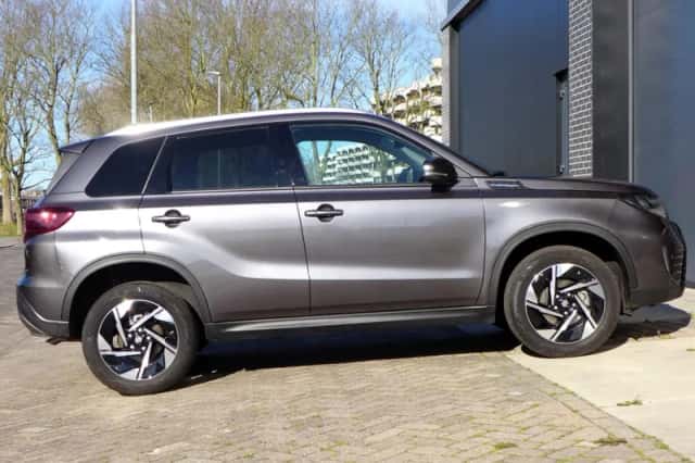 Suzuki Vitara (2025) thumbnail 6