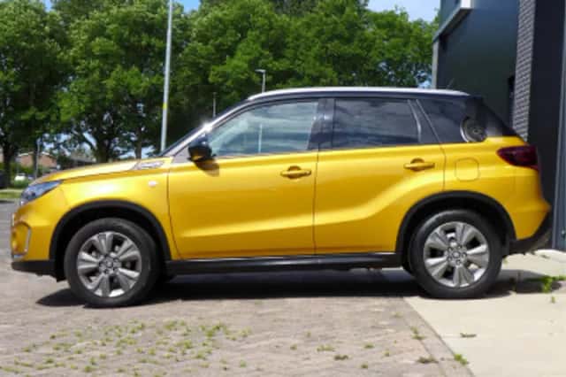 Suzuki Vitara (2023) thumbnail 4