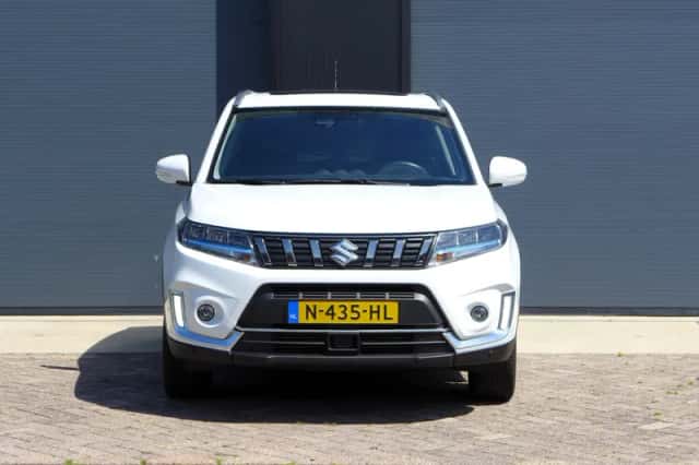 Suzuki Vitara (2021) thumbnail 3