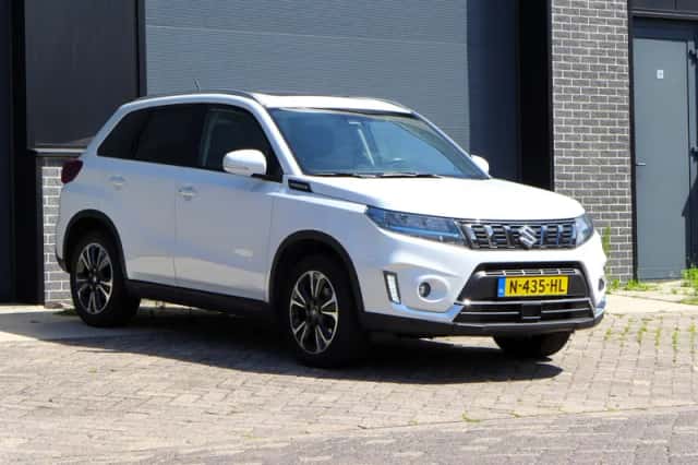 Suzuki Vitara (2021) thumbnail 4