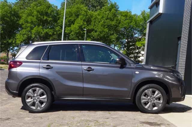 Suzuki Vitara (2025) thumbnail 6