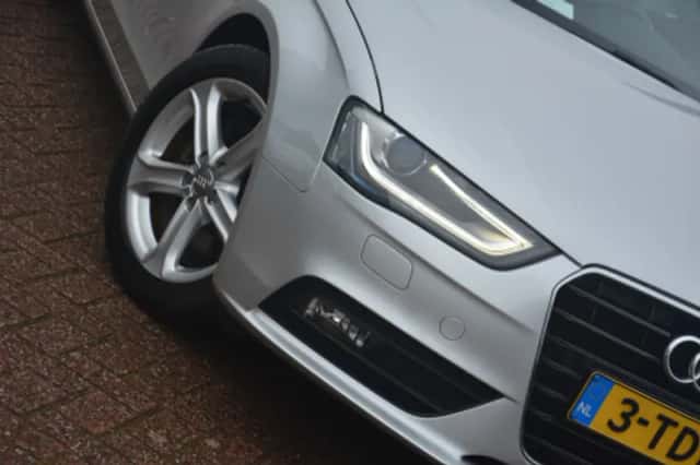 Audi A4 (2014) thumbnail 3