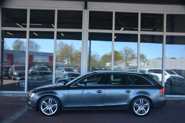 Audi A4 (2012) thumbnail 26