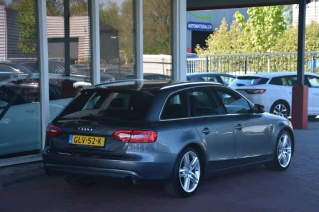 Audi A4 (2012) thumbnail 28