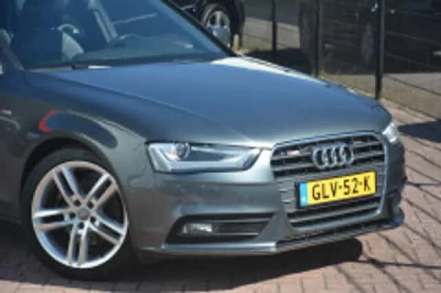 Audi A4 (2012) thumbnail 4