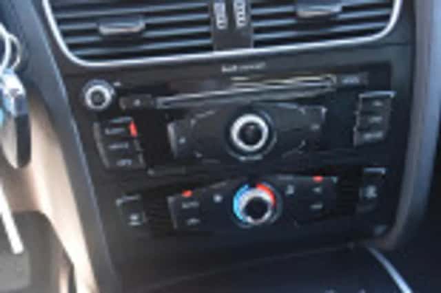 Audi A4 (2012) thumbnail 49