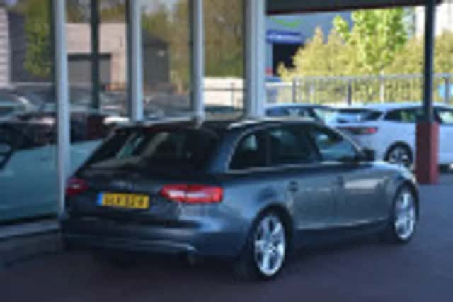 Audi A4 (2012) thumbnail 55