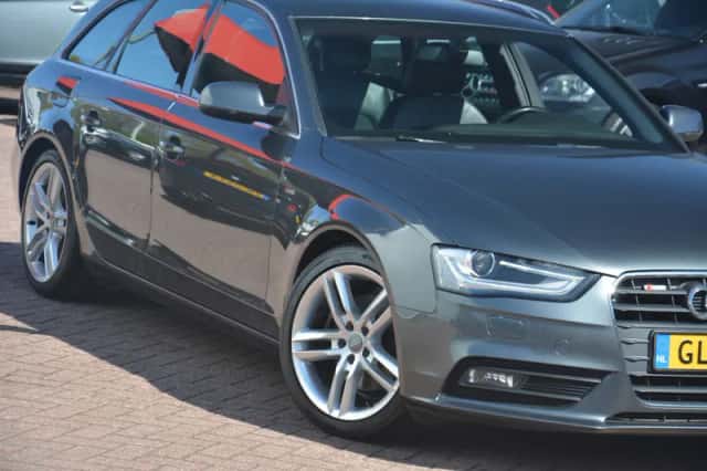Audi A4 (2012) thumbnail 9