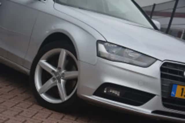 Audi A4 (2012) thumbnail 4