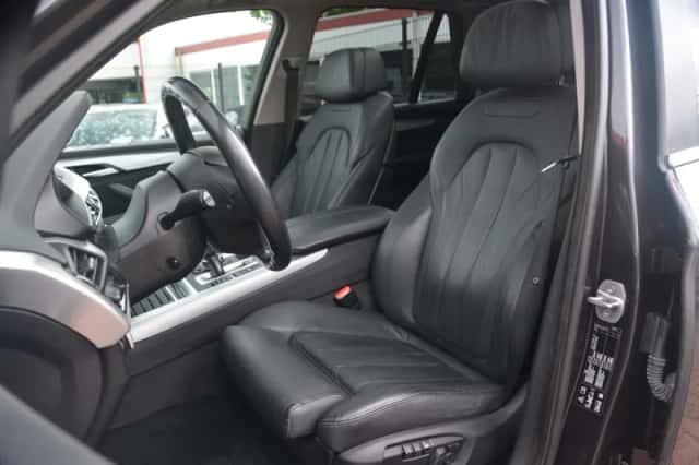 BMW X5 (2015) thumbnail 13