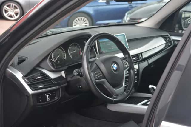 BMW X5 (2015) thumbnail 14