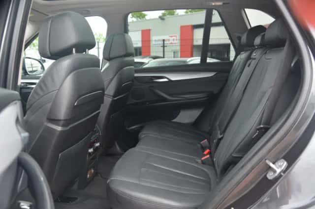 BMW X5 (2015) thumbnail 18