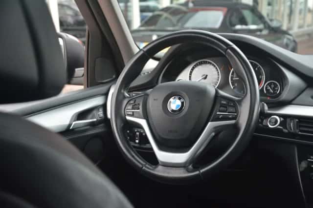 BMW X5 (2015) thumbnail 21