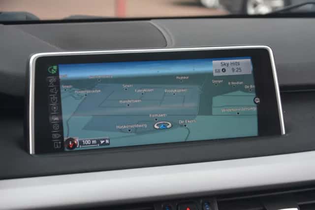 BMW X5 (2015) thumbnail 23
