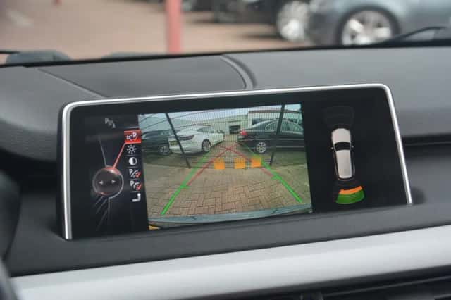 BMW X5 (2015) thumbnail 38