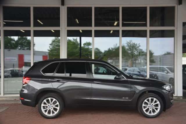BMW X5 (2015) thumbnail 42