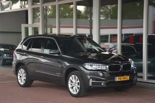 BMW X5 (2015) thumbnail 44