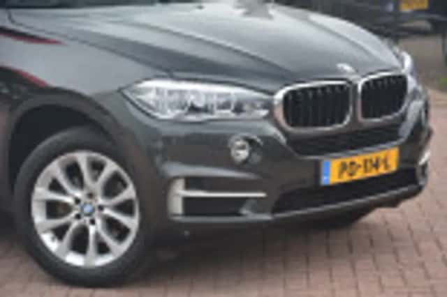 BMW X5 (2015) thumbnail 50