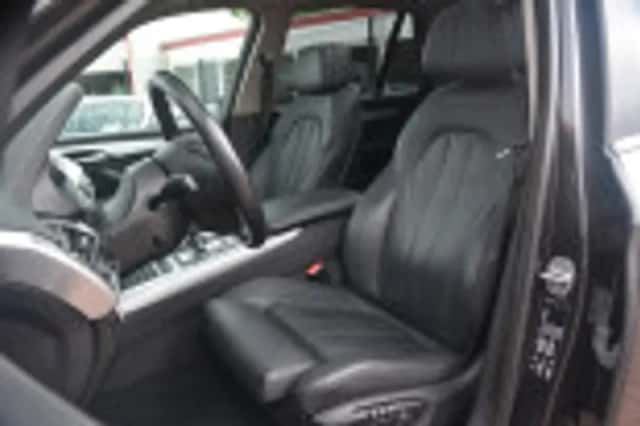 BMW X5 (2015) thumbnail 53
