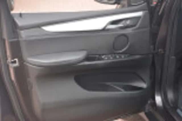 BMW X5 (2015) thumbnail 55